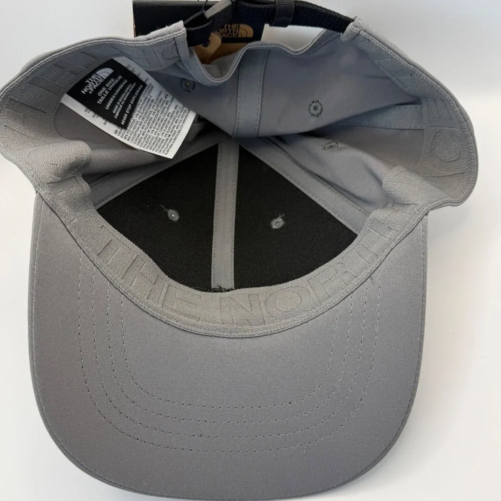 The North Face 66 Flashdry Hat Smoked Pearl‎ Classic Fit One Size Baseball Cap